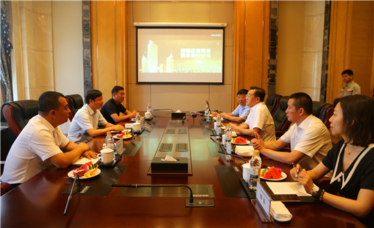 1.2双方就捐助事项进行交谈_副本.jpg 1.2双方就捐助事项进行交谈_副本.jpg