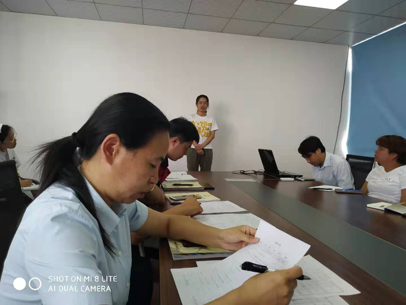 12.药业公司举办采购员岗位竞聘会.jpg 12.药业公司举办采购员岗位竞聘会.jpg