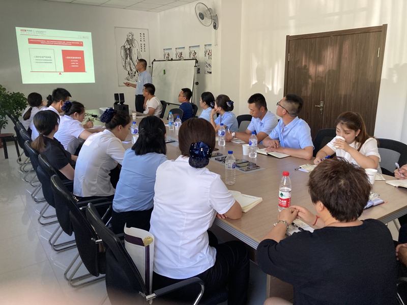 03物业公司举办新员工培训_副本.jpg 03物业公司举办新员工培训_副本.jpg