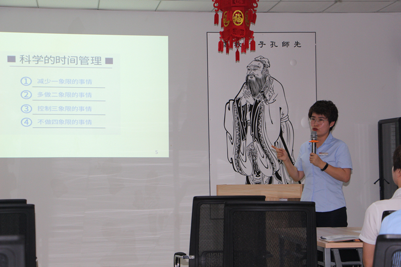 05物业公司举办情景实战分享会_副本.jpg 05物业公司举办情景实战分享会_副本.jpg