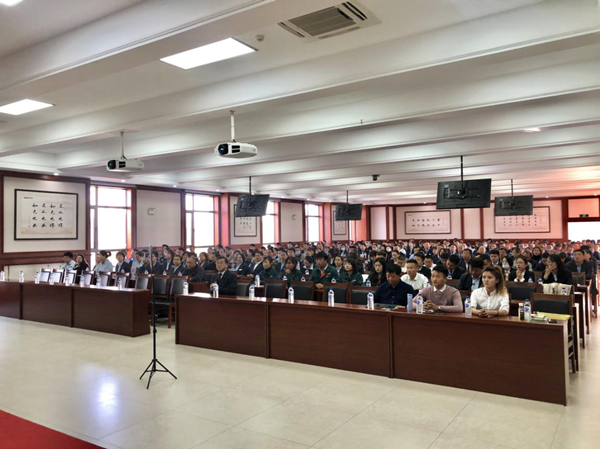 4.全体家人认真聆听_副本.png 4.全体家人认真聆听_副本.png