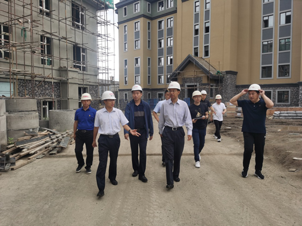 1长白山管委会领导视察国信·山河府项目_副本.png 1长白山管委会领导视察国信·山河府项目_副本.png