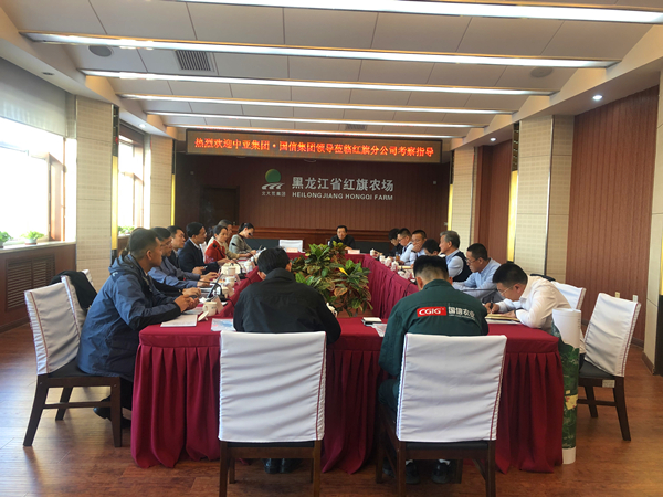 3.三方座谈会_副本.jpg 3.三方座谈会_副本.jpg