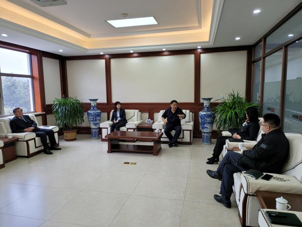 1.集团领导同吉林银行领导座谈_副本.jpg 1.集团领导同吉林银行领导座谈_副本.jpg