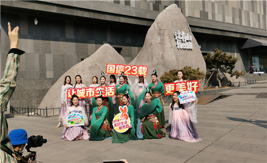 9.集团23周年司庆月汉服快闪宣传活动_副本.jpg 9.集团23周年司庆月汉服快闪宣传活动_副本.jpg