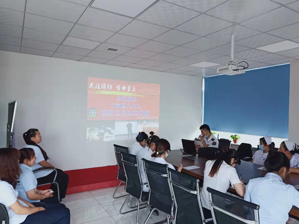 18.药业公司举办消防安全知识讲座.jpg 18.药业公司举办消防安全知识讲座.jpg