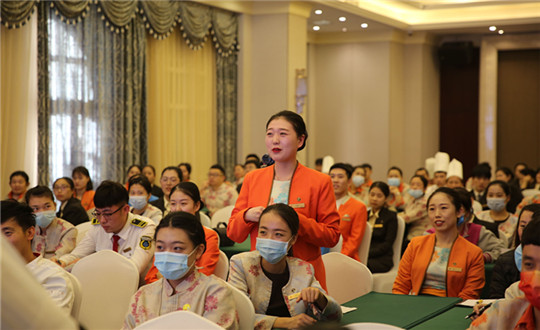 4.《规范服务语言 讲究语言艺术》专题培训_副本.jpg 4.《规范服务语言 讲究语言艺术》专题培训_副本.jpg