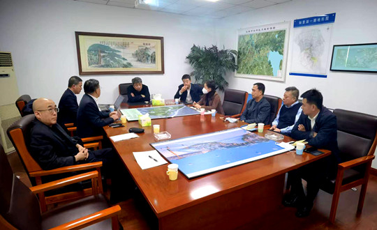 13.集团董事长一行到双阳区政府参加省体育训练基地汇报会_副本.jpg 13.集团董事长一行到双阳区政府参加省体育训练基地汇报会_副本.jpg