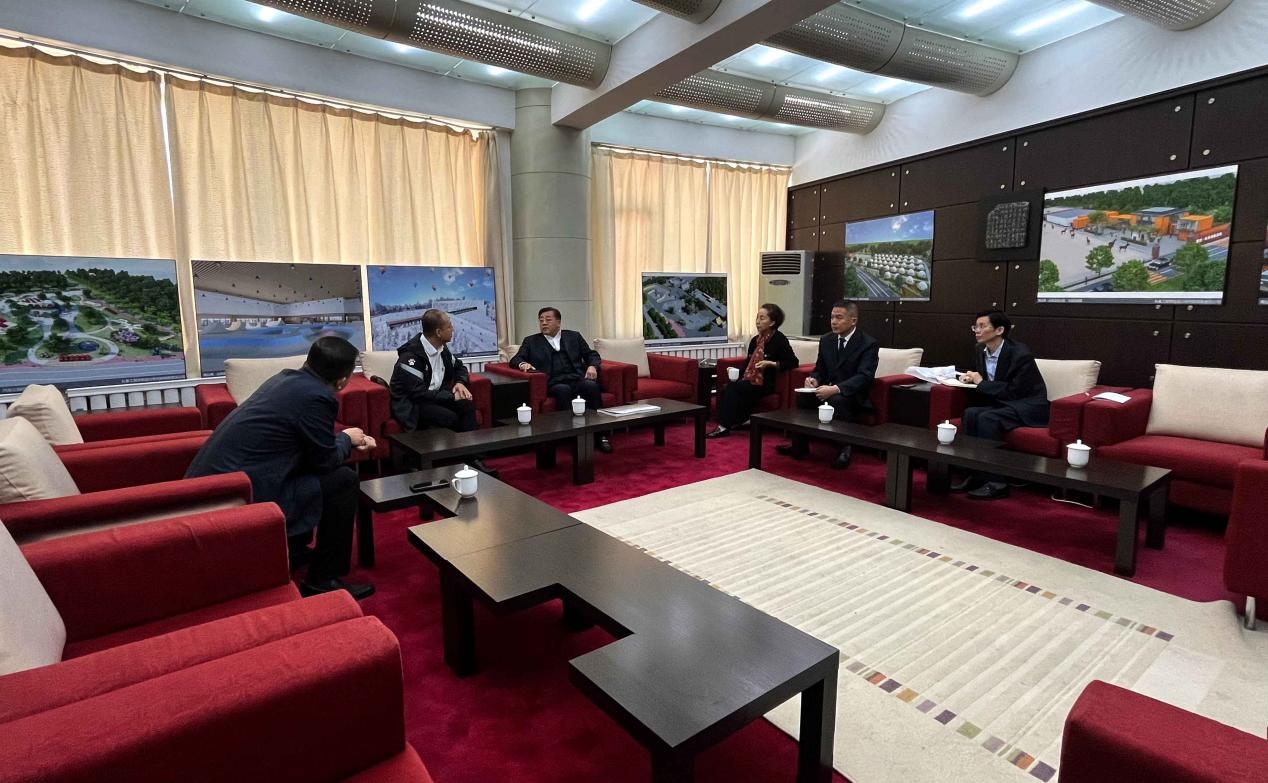 16.吉林省体育局训练竞赛处主任及国信集团相关领导出席南山体育项目合作洽谈会(调色调).png 16.吉林省体育局训练竞赛处主任及国信集团相关领导出席南山体育项目合作洽谈会(调色调).png