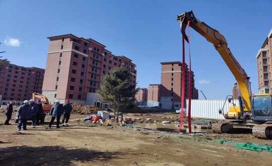 10.康养地产公司南山书院A区动土开工仪式现场_副本.jpg 10.康养地产公司南山书院A区动土开工仪式现场_副本.jpg