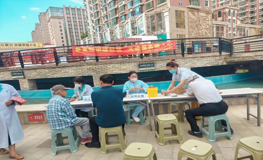 35.医疗公司长影世纪村义诊活动现场_副本.jpg 35.医疗公司长影世纪村义诊活动现场_副本.jpg