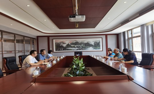 11.中国房地产协会养老产业委员会、吉林省房地产协会相关领导对国信·南山书院进行实地考察_副本.jpg 11.中国房地产协会养老产业委员会、吉林省房地产协会相关领导对国信·南山书院进行实地考察_副本.jpg