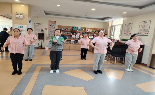 25.养老公司举办第四季度文化活动_副本.jpg 25.养老公司举办第四季度文化活动_副本.jpg