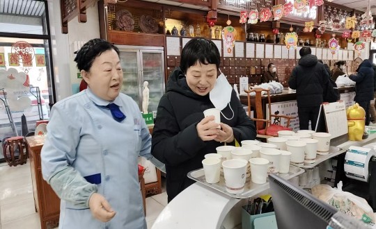 14.药业公司“欢喜闹元宵,健康走百病”惠民活动现场_副本.jpg 14.药业公司“欢喜闹元宵,健康走百病”惠民活动现场_副本.jpg