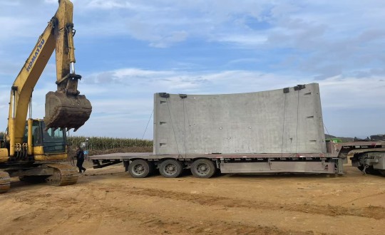 4.装配式总公司为三一重能代工生产的首个自研混塔项目现场_副本.jpg 4.装配式总公司为三一重能代工生产的首个自研混塔项目现场_副本.jpg