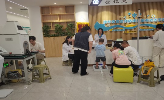 15.医疗公司“科学评估,助力成长”儿童义诊活动现场_副本.jpg 15.医疗公司“科学评估,助力成长”儿童义诊活动现场_副本.jpg