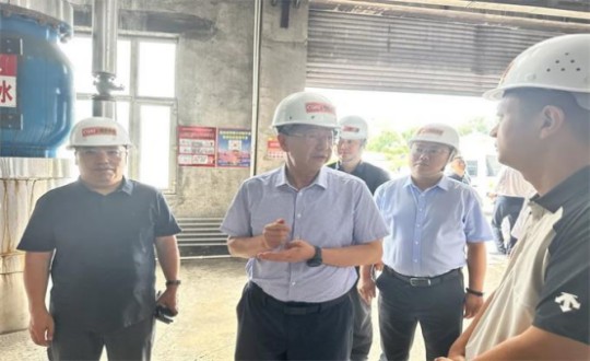 6.1伊通满族自治县县委书记孙立阳一行领导莅临国信供热总公司伊通供热分公司第二热源厂开展调研(不够清晰,帮忙调整)_副本.jpg 6.1伊通满族自治县县委书记孙立阳一行领导莅临国信供热总公司伊通供热分公司第二热源厂开展调研(不够清晰,帮忙调整)_副本.jpg