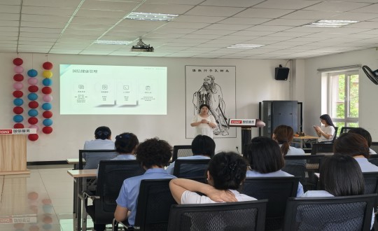 14.健康产业集团宣讲会现场_副本.jpg 14.健康产业集团宣讲会现场_副本.jpg